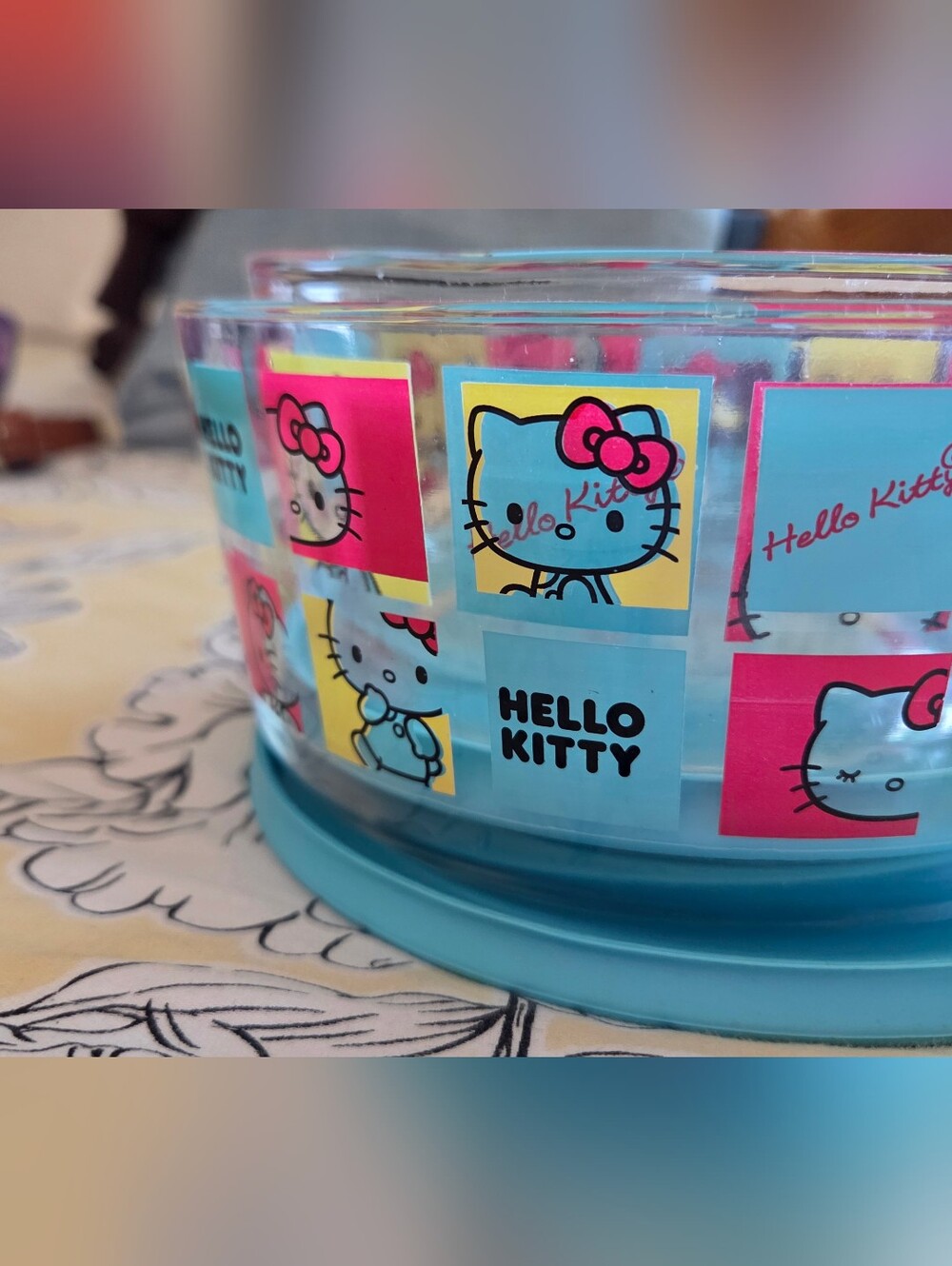 Set Of 2 Hello Kitty Pyrex Food Storage - Picture 3 of 6